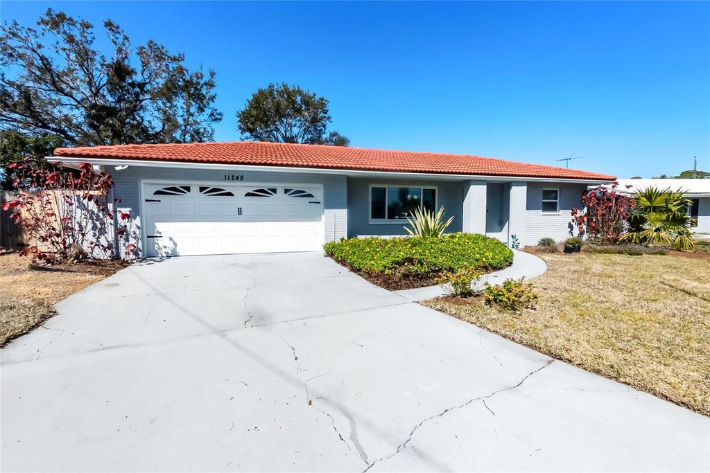 11245 69TH AVENUE, Seminole, FL 33772