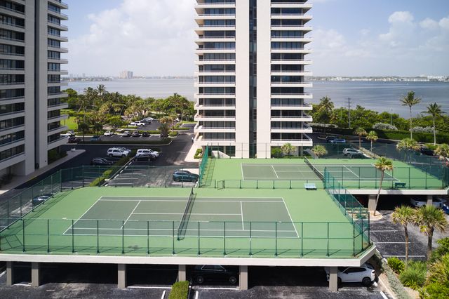 5550 N Ocean Drive 9D, Singer Island, FL 33404