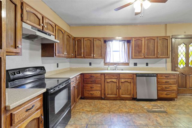 401 W Maple Street, Whitewright, TX 75491