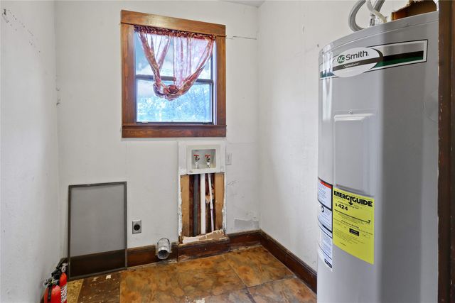 401 W Maple Street, Whitewright, TX 75491