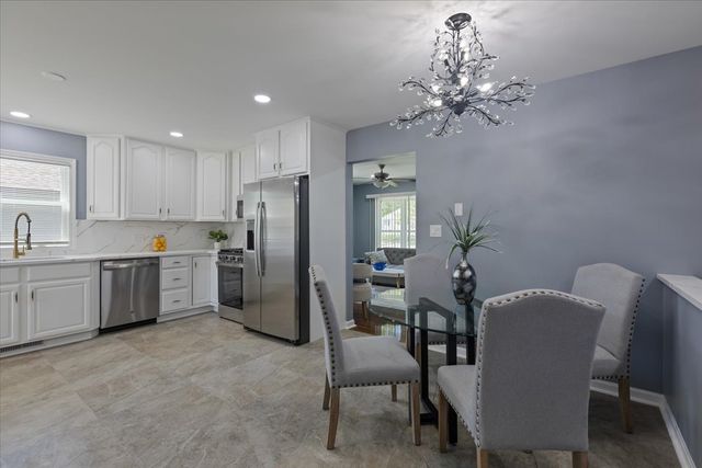 2306 Dove Street, Rolling Meadows, IL 60008