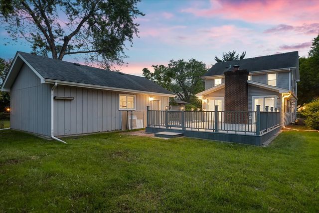 2306 Dove Street, Rolling Meadows, IL 60008