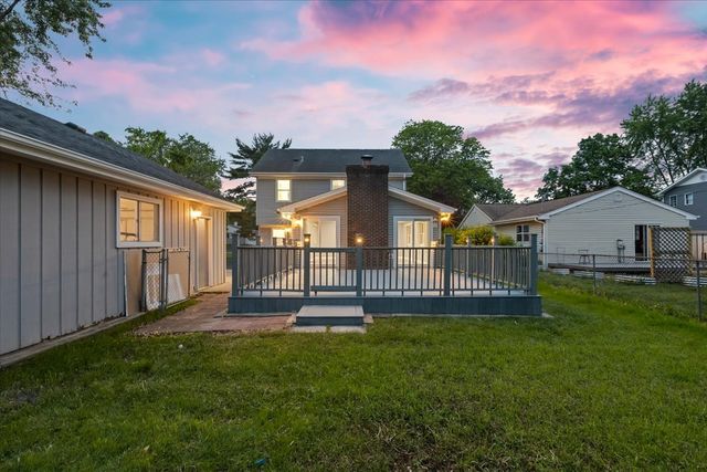 2306 Dove Street, Rolling Meadows, IL 60008