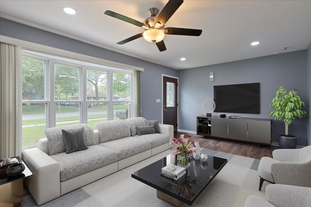 2306 Dove Street, Rolling Meadows, IL 60008