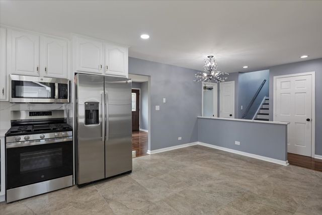 2306 Dove Street, Rolling Meadows, IL 60008