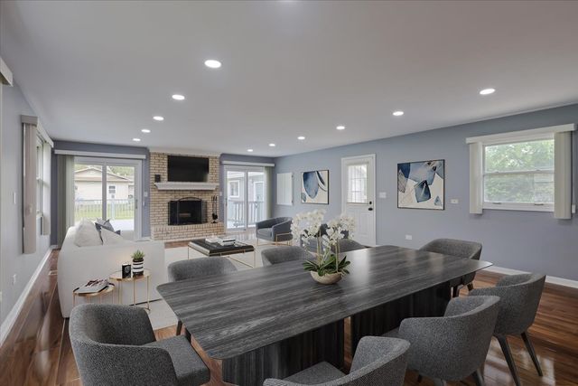 2306 Dove Street, Rolling Meadows, IL 60008