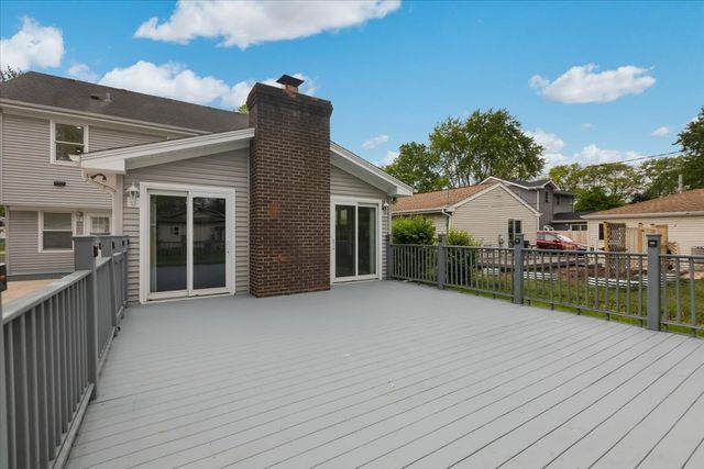 2306 Dove Street, Rolling Meadows, IL 60008
