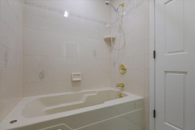 2306 Dove Street, Rolling Meadows, IL 60008