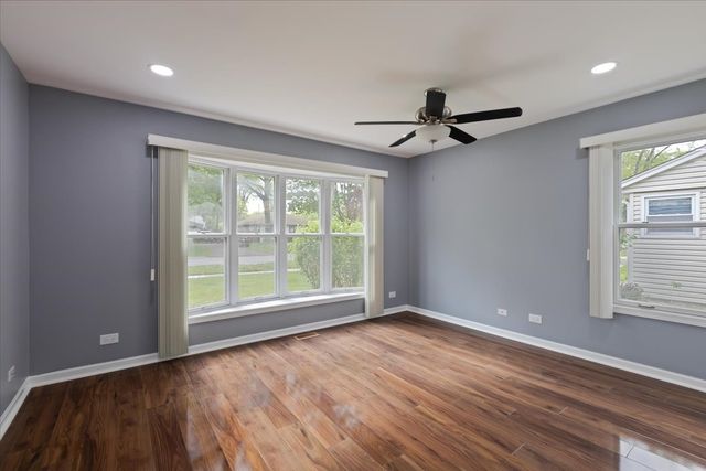 2306 Dove Street, Rolling Meadows, IL 60008