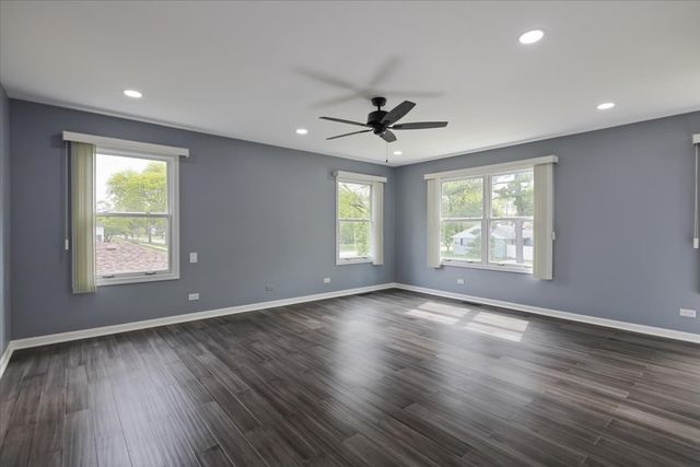 2306 Dove Street, Rolling Meadows, IL 60008