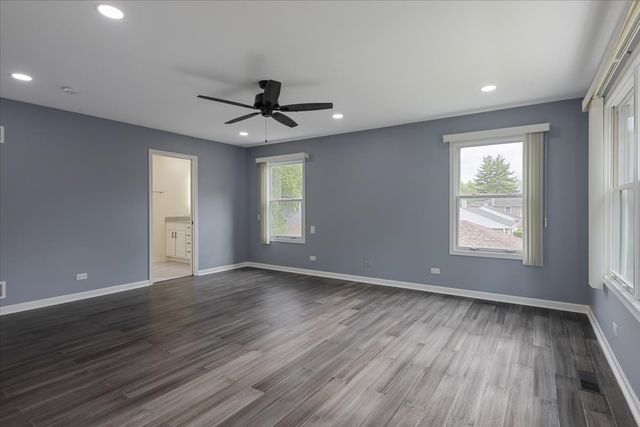 2306 Dove Street, Rolling Meadows, IL 60008