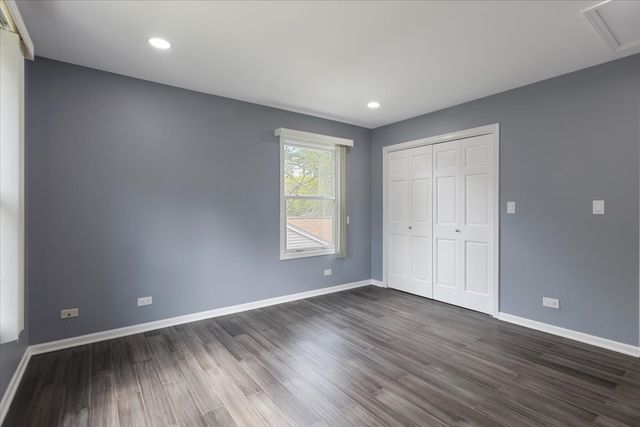 2306 Dove Street, Rolling Meadows, IL 60008