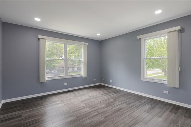 2306 Dove Street, Rolling Meadows, IL 60008