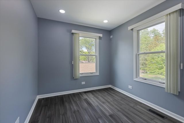2306 Dove Street, Rolling Meadows, IL 60008