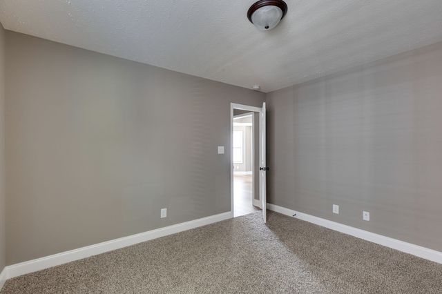188 Sambar Dr, Clarksville, TN 37040