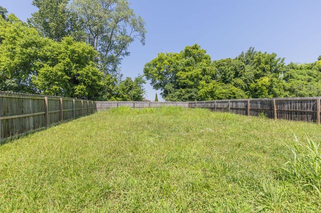 188 Sambar Dr, Clarksville, TN 37040
