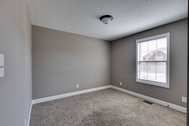 188 Sambar Dr, Clarksville, TN 37040