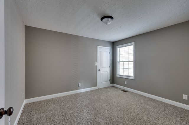 188 Sambar Dr, Clarksville, TN 37040