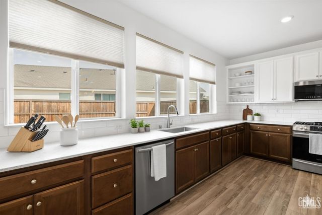 9516 Sweetgum Hill Lane, Shafter, CA 93263