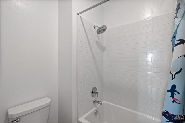 9516 Sweetgum Hill Lane, Shafter, CA 93263