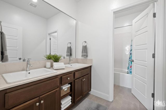 9516 Sweetgum Hill Lane, Shafter, CA 93263