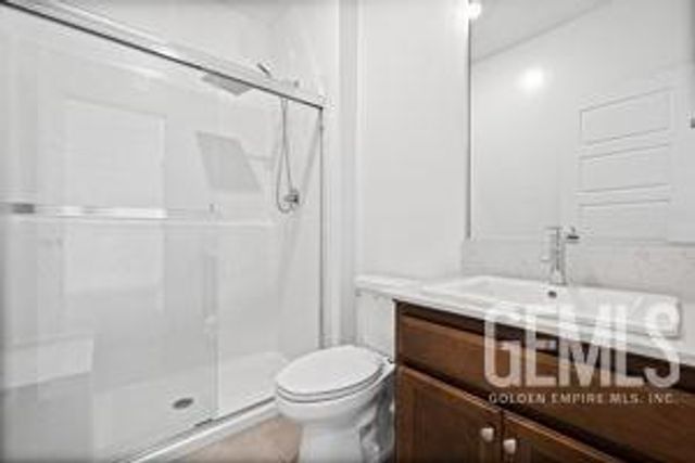 9516 Sweetgum Hill Lane, Shafter, CA 93263