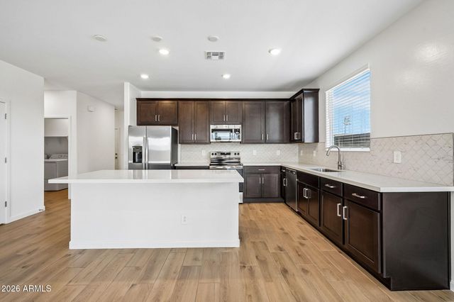 9521 W TAMARISK Avenue, Tolleson, AZ 85353