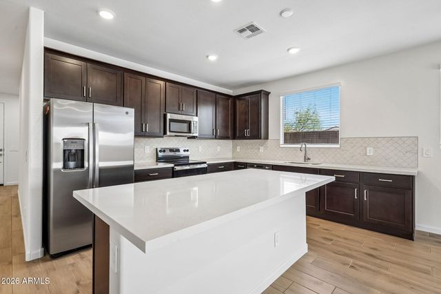 9521 W TAMARISK Avenue, Tolleson, AZ 85353