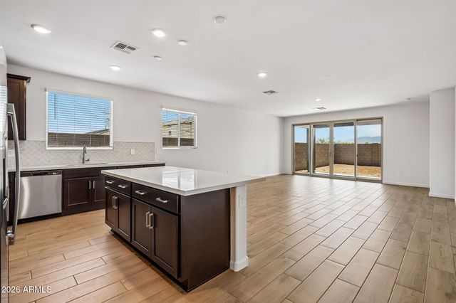 9521 W TAMARISK Avenue, Tolleson, AZ 85353