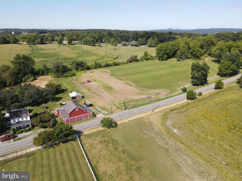630 BELLAIRE RD, Elizabethtown, PA 17022