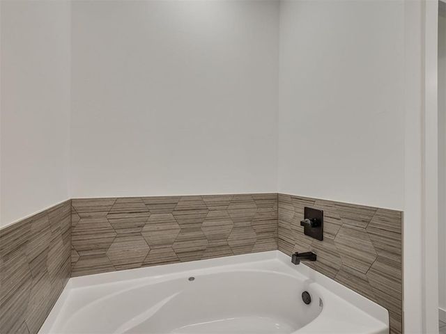 10621 SW 18th Street, Yukon, OK 73099