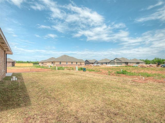 10621 SW 18th Street, Yukon, OK 73099