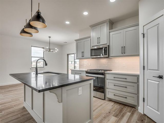 10621 SW 18th Street, Yukon, OK 73099