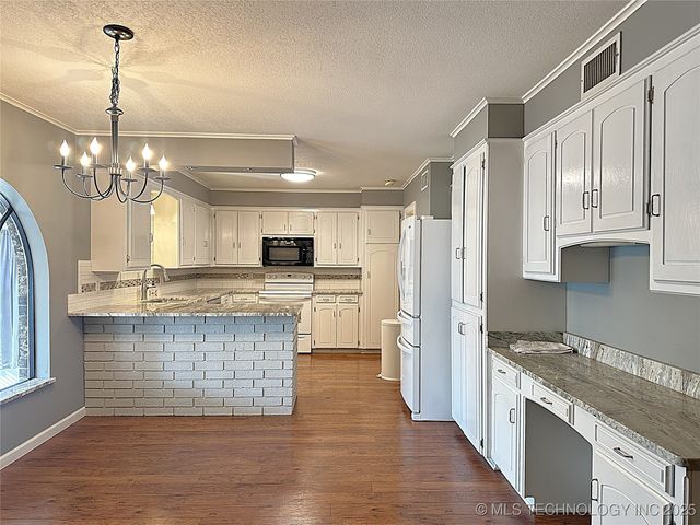 1508 Sunny Lane, Ardmore, OK 73401