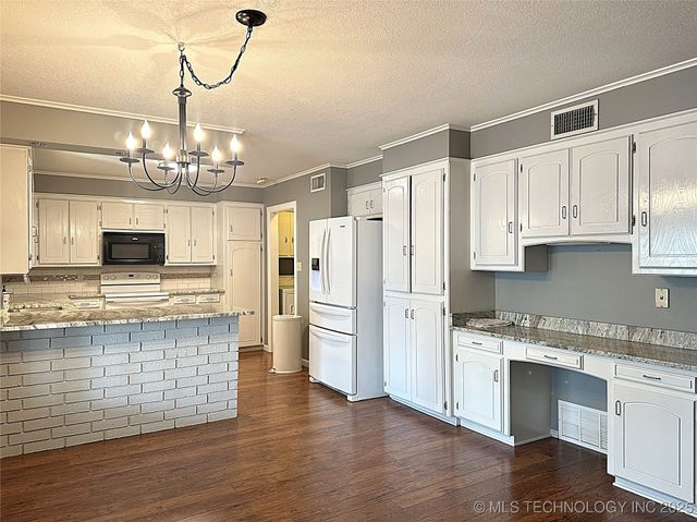 1508 Sunny Lane, Ardmore, OK 73401