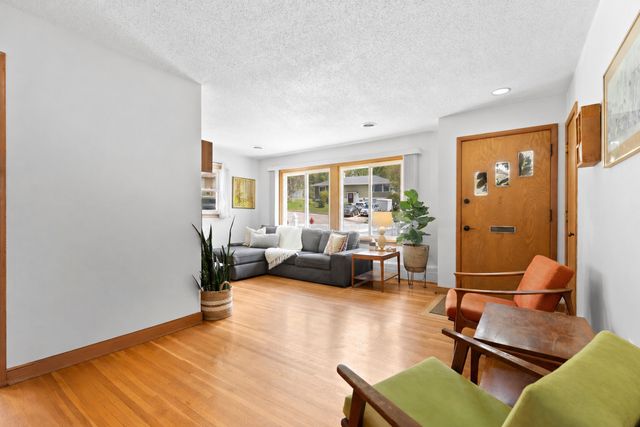 1605 8th Avenue NE, Rochester, MN 55906