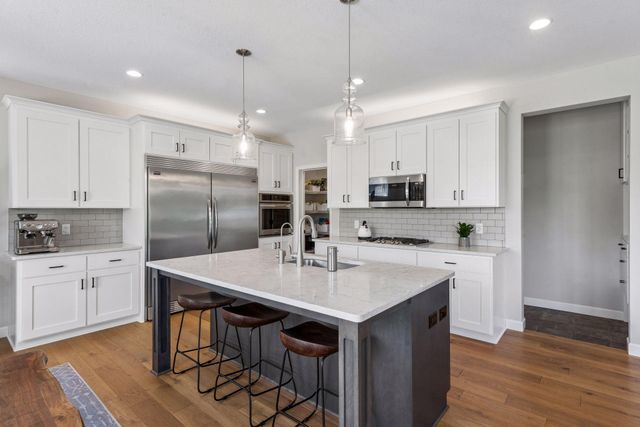 19702 Henning Avenue, Lakeville, MN 55044