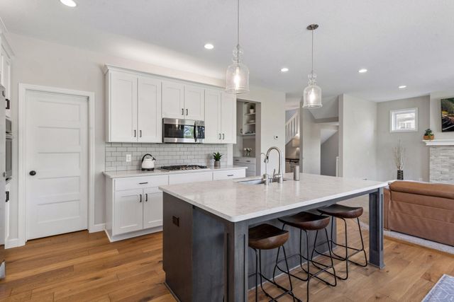 19702 Henning Avenue, Lakeville, MN 55044