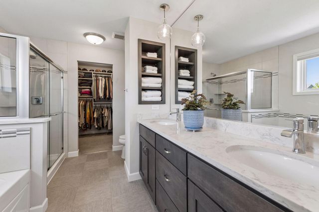 19702 Henning Avenue, Lakeville, MN 55044