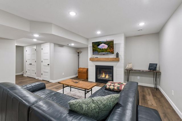 19702 Henning Avenue, Lakeville, MN 55044