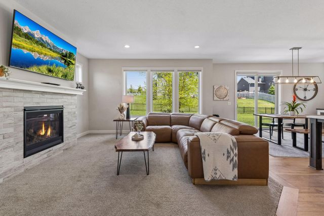 19702 Henning Avenue, Lakeville, MN 55044