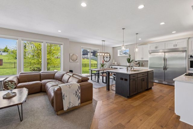 19702 Henning Avenue, Lakeville, MN 55044
