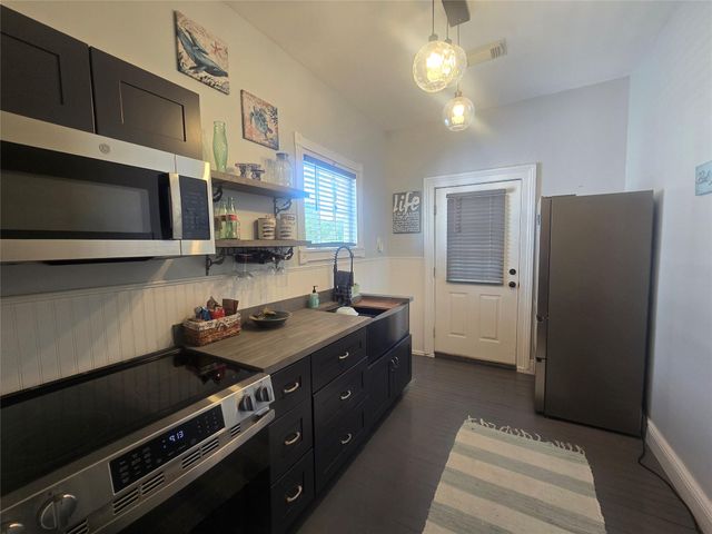 3409 Avenue L, Galveston, TX 77550