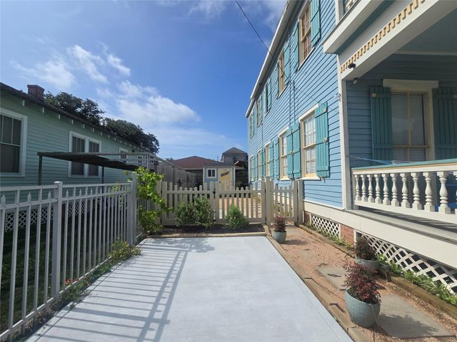 3409 Avenue L, Galveston, TX 77550