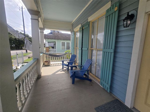 3409 Avenue L, Galveston, TX 77550
