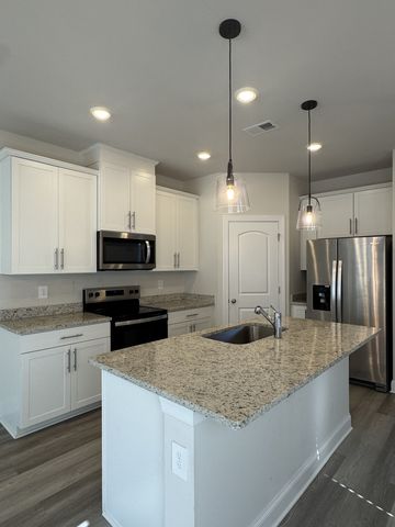 1822 Mahala Dr, Hermitage, TN 37076