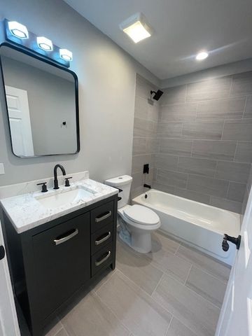 1719 W CHICAGO Avenue 4, Chicago, IL 60622