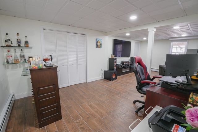 11 Lauren Ln, Sturbridge, MA 01518