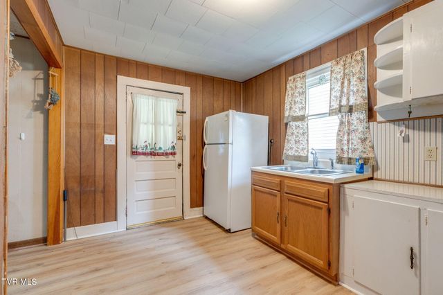 156 Kingsley Avenue, Kingsport, TN 37660