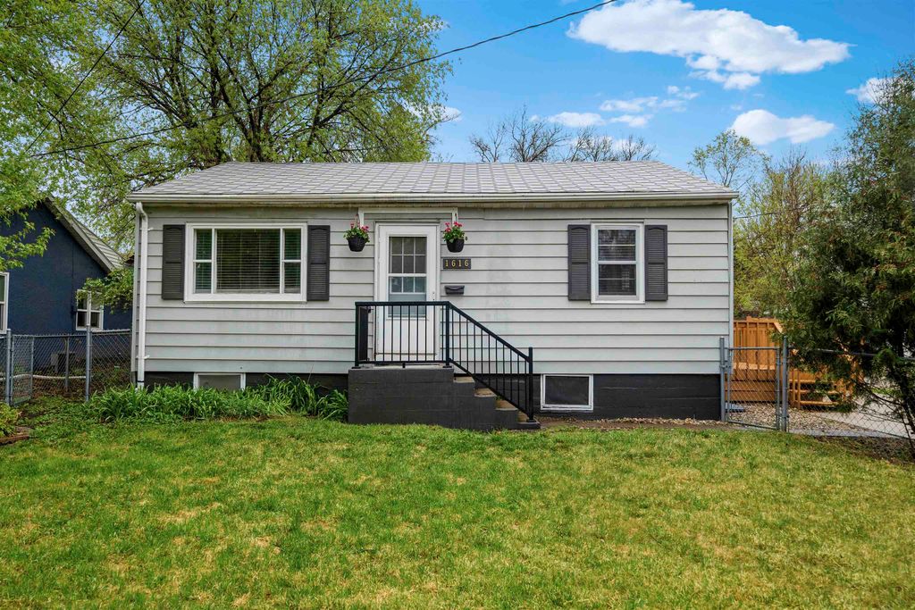 1616 University Ave NW, Minot, ND 58703